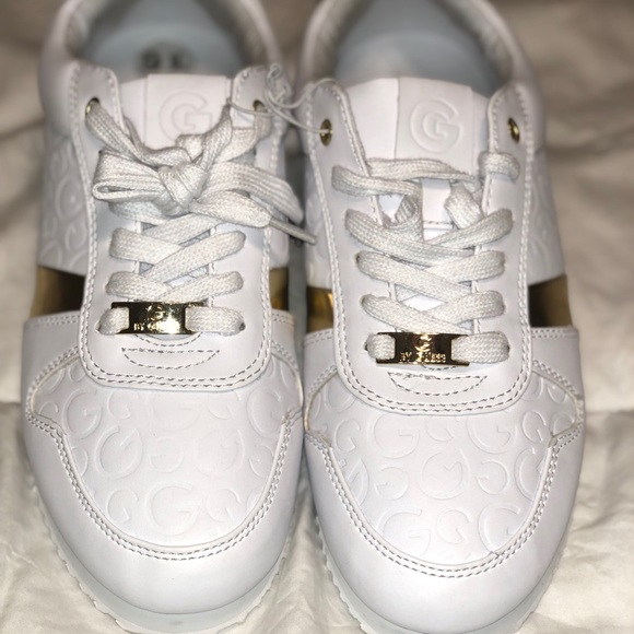 💖G BY GUESS white and gold guess logo sneakers - Picture 2 of 8